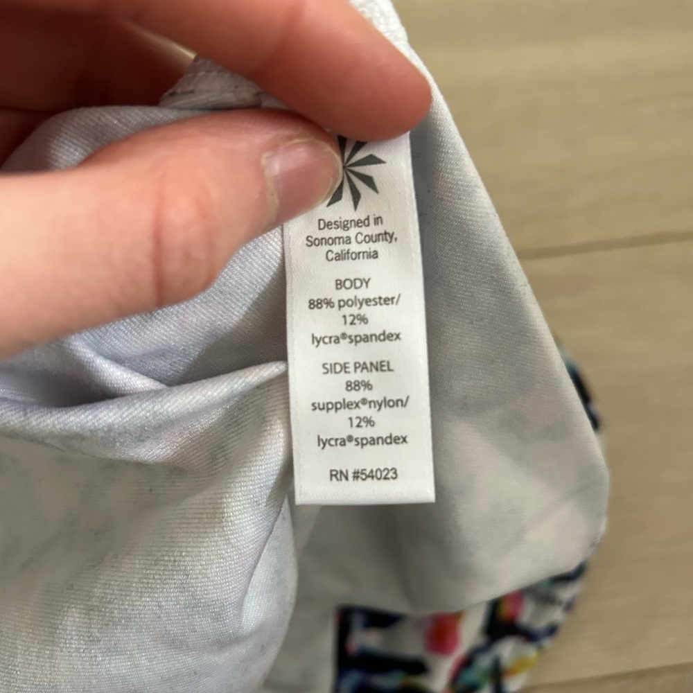Athleta Multi Color Capris - Picture 4 of 4